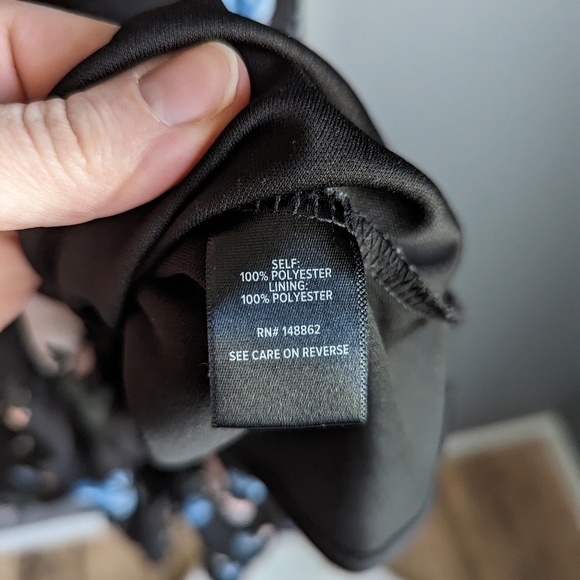 Women's Floral Torrid Dress. Size 2. Plus size women's dress. Black dress. - Picture 7 of 11